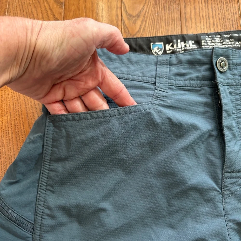 Kuhl Men's 30 shorts EUC - Picture 10 of 12